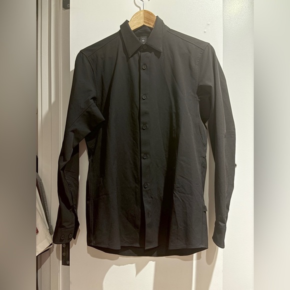 Lululemon New Venture Slim Fit Black Long Sleeve Shirt - Picture 4 of 9